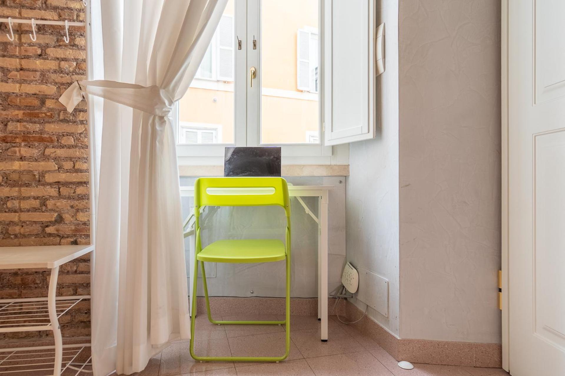 Appartement Secret Retreat In The Heart Of The Ghetto By Houseeds *